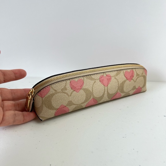 Coach Pencil Case In Signature Canvas With Heart Print NWT - Picture 4 of 5